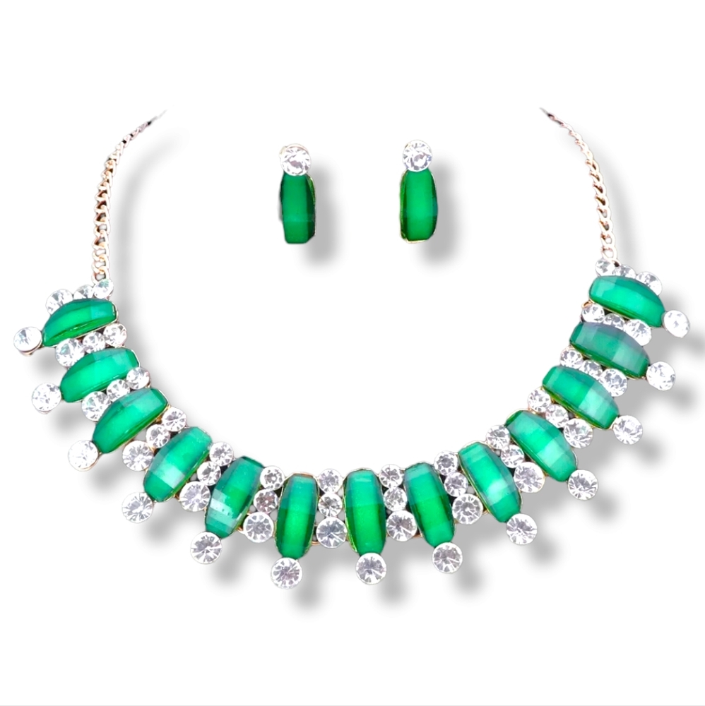 18K gold plated green and white crystal necklace earrings set - Picture 5 of 12